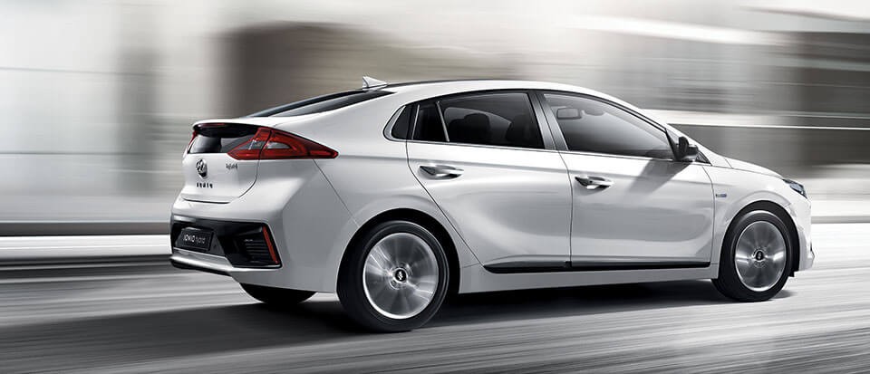 Hyundai Motor UK lights up new campaign for its e-mobility range, starring Jake Humphrey