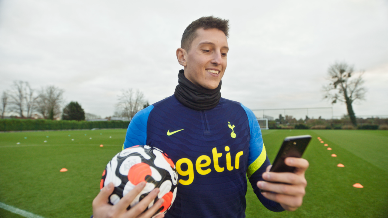 Tottenham stars front Getir courier fan chants - Vimarsana News