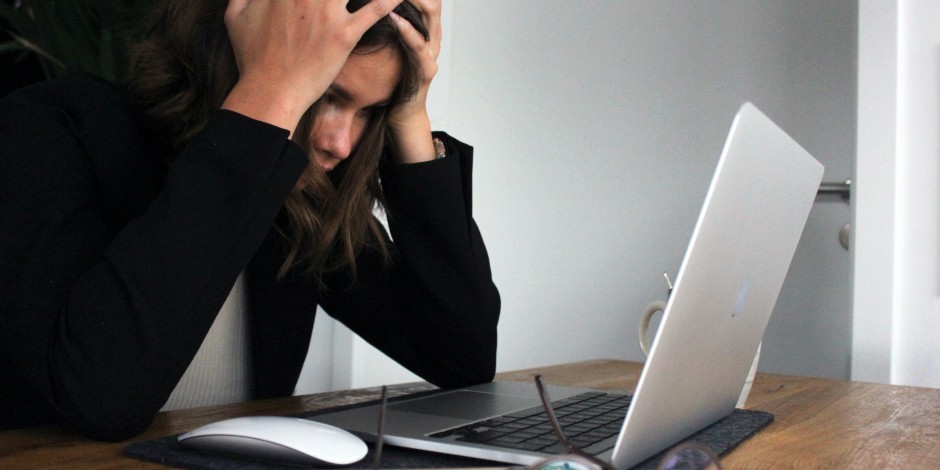 Excessive use of Facebook could trigger depression, study finds - Vimarsana News