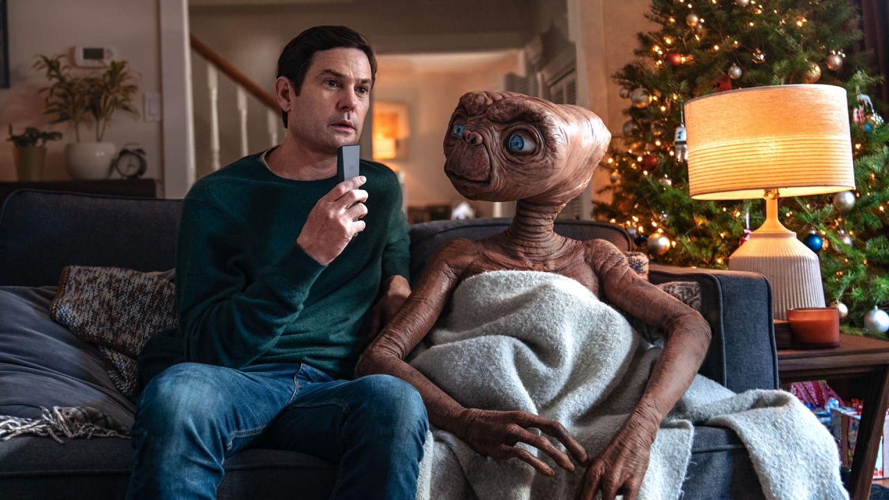 Macys Christmas 2022 Day Parade Comcast Bringing Et Back To Earth With Streaming Service Xfinity | The Drum